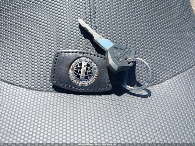 2017 VICTORY MOTORCYCLES OCTANE 5VPFTB002H3001823 Photo 10