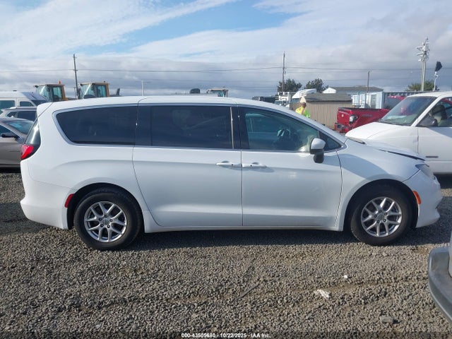 Chrysler Voyager Lx 2022 2C4RC1CG4NR102962 Image 13