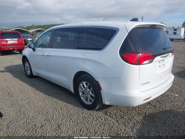 Chrysler Voyager Lx 2022 2C4RC1CG4NR102962 Image 3