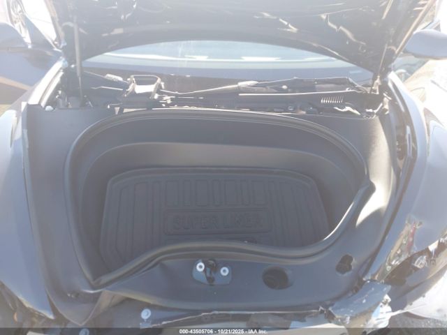 2025 TESLA MODEL 3 5YJ3E1EA0SF988066 Photo 9