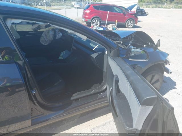 2025 TESLA MODEL 3 5YJ3E1EA0SF988066 Photo 4