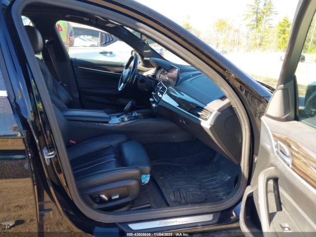 2019 BMW 530I WBAJA7C58KWW17015 Photo 4