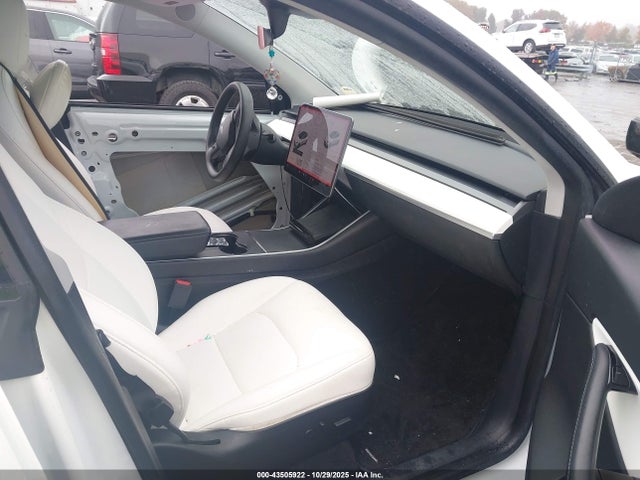 2020 TESLA MODEL Y 5YJYGDEE7LF017958 Photo 4