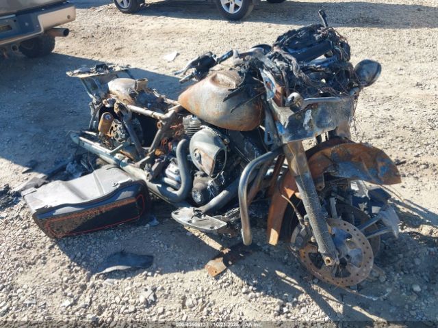 2011 HARLEY-DAVIDSON FLHTCU 1HD1FC417BB639912