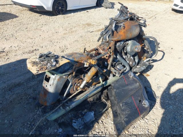 2011 HARLEY-DAVIDSON FLHTCU 1HD1FC417BB639912 Photo 3