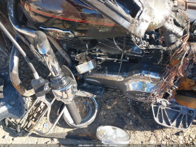 2011 HARLEY-DAVIDSON FLHTCU 1HD1FC417BB639912 Photo 8