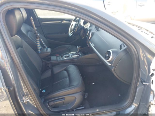 2017 AUDI A3 WAUB8GFF8H1026256 Photo 4