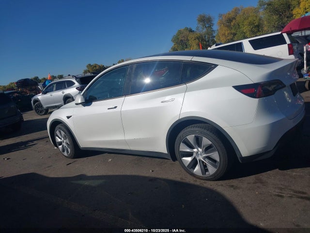 Tesla Model Y 2023 7SAYGDEE3PF603839 Image 14