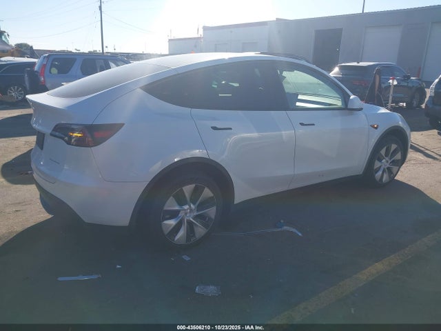 2023 TESLA MODEL Y 7SAYGDEE3PF603839 Photo 3
