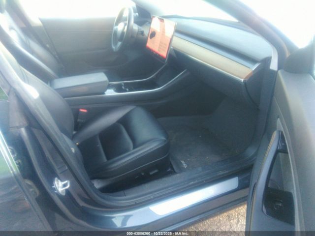 2019 TESLA MODEL 3 5YJ3E1EA1KF353048 Photo 4