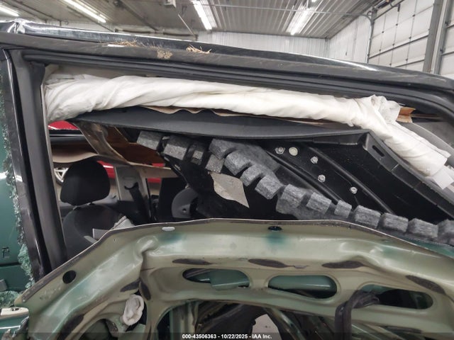 2006 MINI COOPER S WMWRE33586TN27595 Photo 4