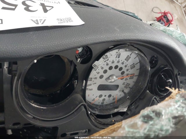 2006 MINI COOPER S WMWRE33586TN27595 Photo 6