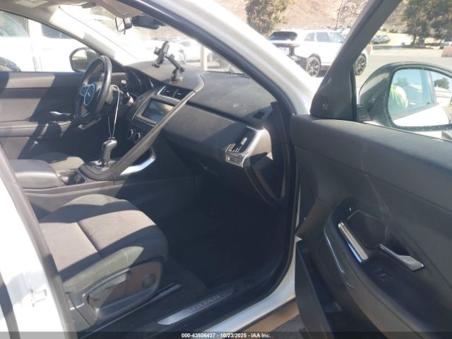 2019 JAGUAR E-PACE SADFK2FX5K1Z63563 Photo 4