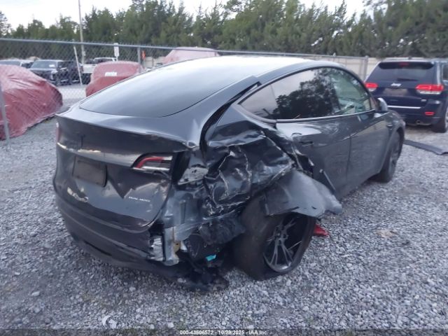 2025 TESLA MODEL Y 7SAYGDEE7SF307215 Photo 3