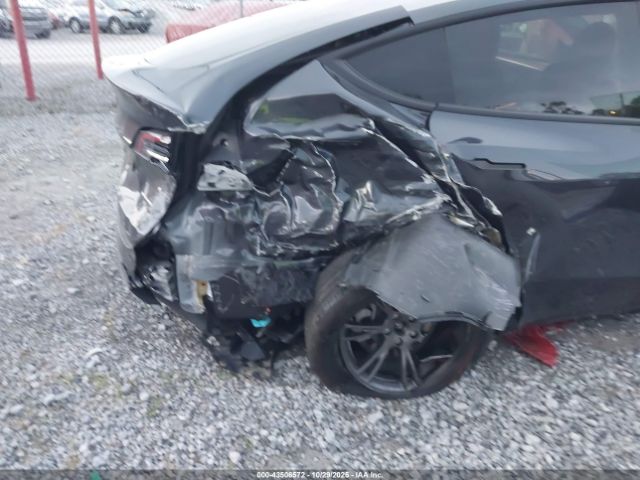 2025 TESLA MODEL Y 7SAYGDEE7SF307215 Photo 5