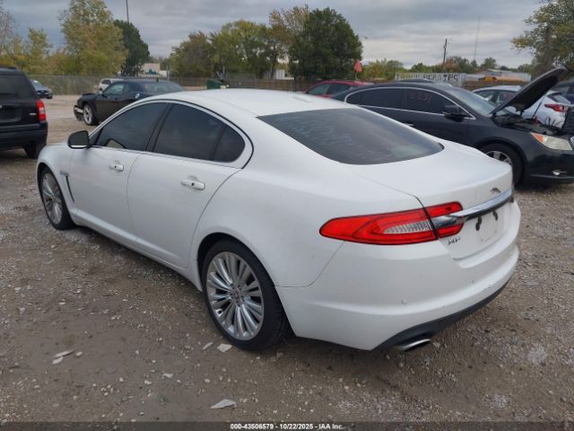 2012 JAGUAR XF SAJWA0HB6CLS53812 Photo 2