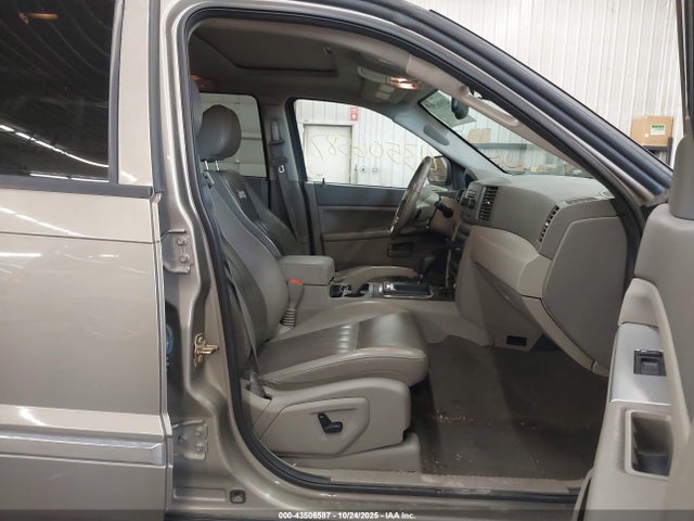 2005 JEEP GRAND CHEROKEE 1J4HR48N45C697611 Photo 4