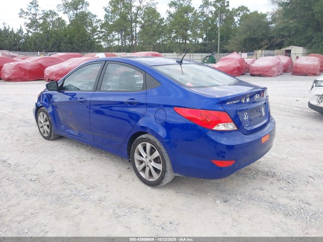 2013 HYUNDAI ACCENT KMHCU4AE1DU453668 Photo 2