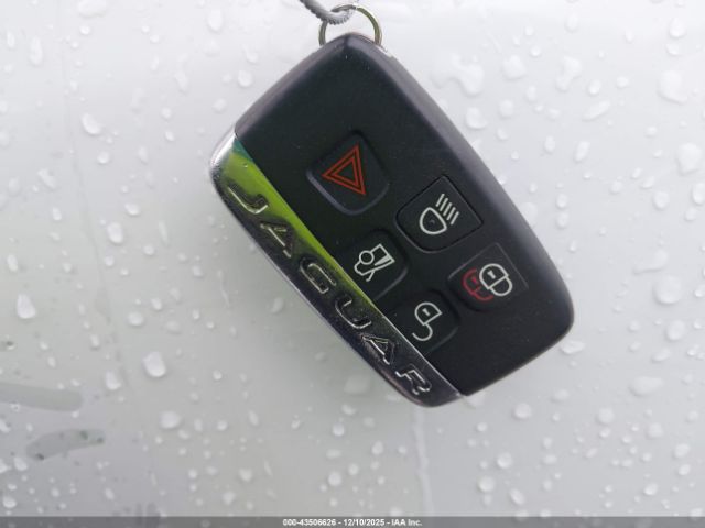 2017 JAGUAR XE SAJAJ4BV6HA956270 Photo 10