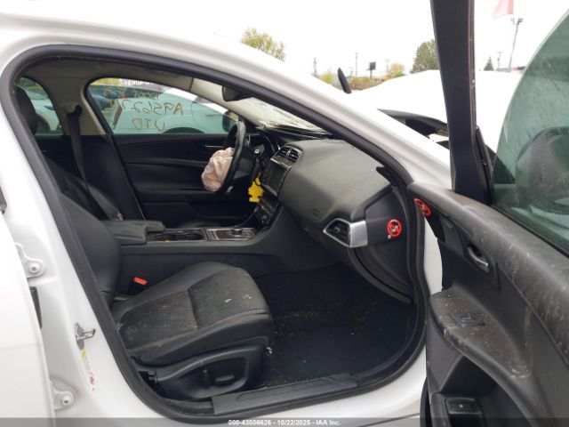 2017 JAGUAR XE SAJAJ4BV6HA956270 Photo 4