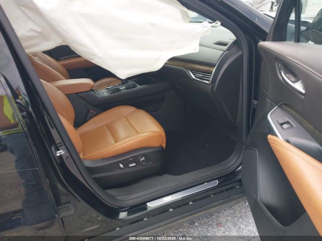 2019 CADILLAC XT4 1GYFZFR40KF111800 Photo 4