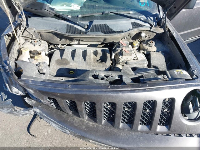 1C4NJPBB6GD808057 Jeep Patriot Sport