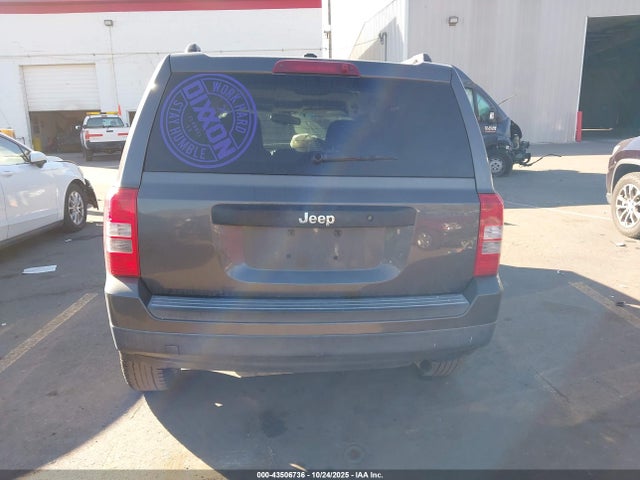 1C4NJPBB6GD808057 Jeep Patriot Sport