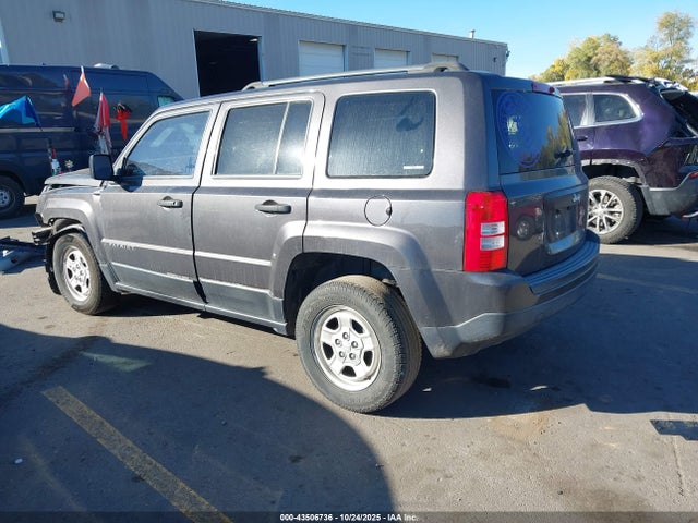 1C4NJPBB6GD808057 Jeep Patriot Sport