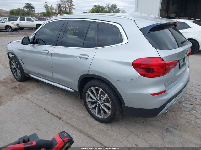 2019 BMW X3 5UXTR9C56KLD99174 Photo 2
