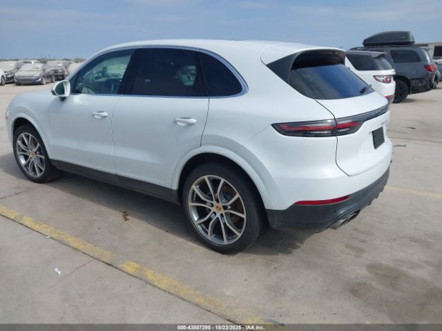 2022 PORSCHE CAYENNE WP1AB2AY8NDA31249 Photo 2