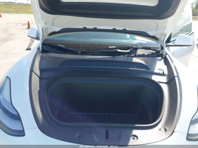 2021 TESLA MODEL Y 5YJYGDEE2MF174296 Photo 9