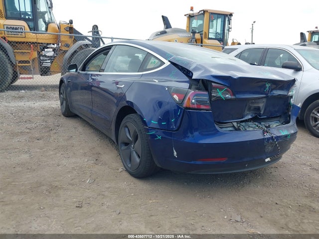 2018 TESLA MODEL 3 5YJ3E1EA3JF076773 Photo 2