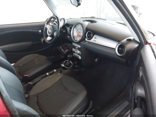 2008 MINI COOPER WMWMF33588TT60827 Photo 4