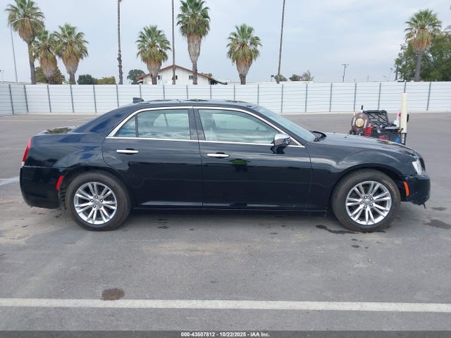 Chrysler 300C 2015 2C3CCAEG4FH766161 Image 13