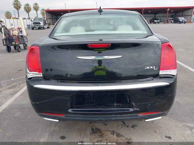 Chrysler 300C 2015 2C3CCAEG4FH766161 Image 16