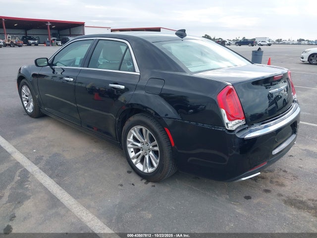 Chrysler 300C 2015 2C3CCAEG4FH766161 Image 3