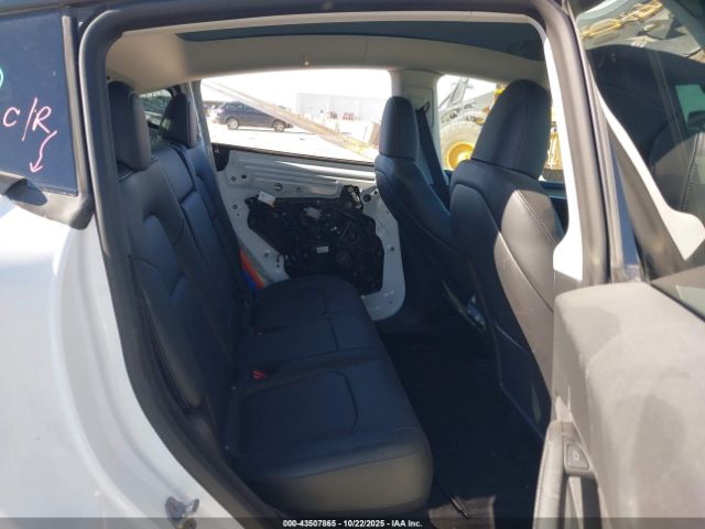 2023 TESLA MODEL Y 7SAYGDEE5PA095404 Photo 7