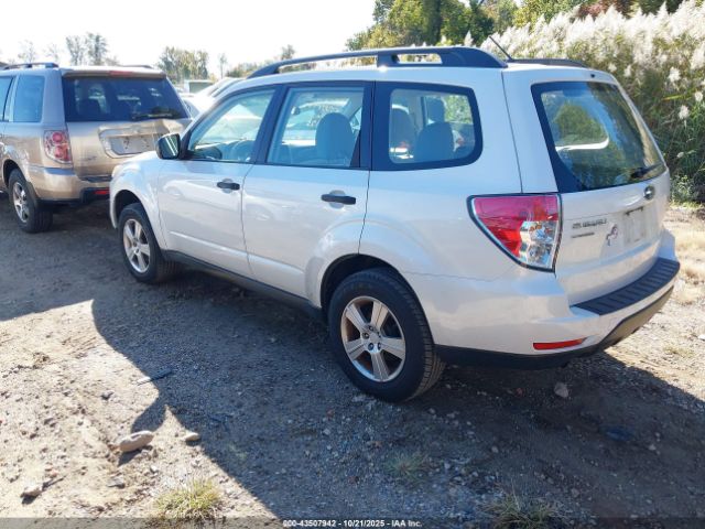 2011 SUBARU FORESTER JF2SHABCXBH747027 Photo 2
