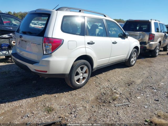 2011 SUBARU FORESTER JF2SHABCXBH747027 Photo 3