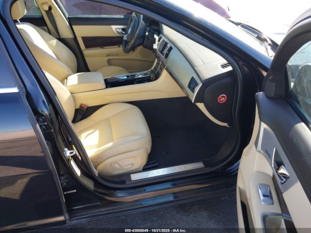 2013 JAGUAR XF SAJWJ0EF1D8S94165 Photo 4
