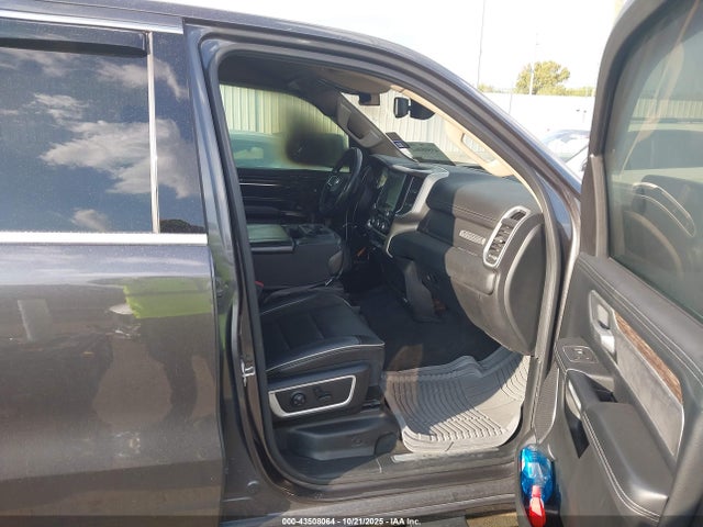 2020 RAM 1500 1C6RREJT1LN235332 Photo 4