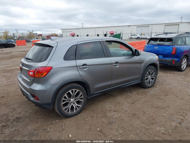 2018 MITSUBISHI OUTLANDER SPORT JA4AP3AW8JU015953 Photo 3