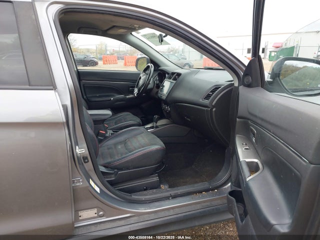 2018 MITSUBISHI OUTLANDER SPORT JA4AP3AW8JU015953 Photo 4