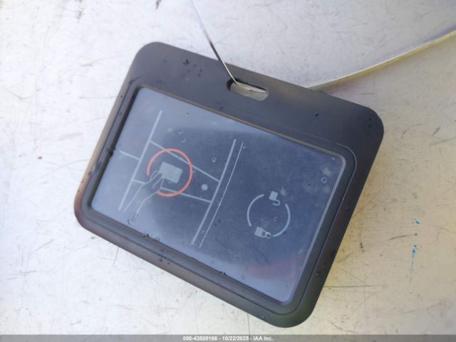 2021 TESLA MODEL Y 5YJYGDEE6MF244169 Photo 10