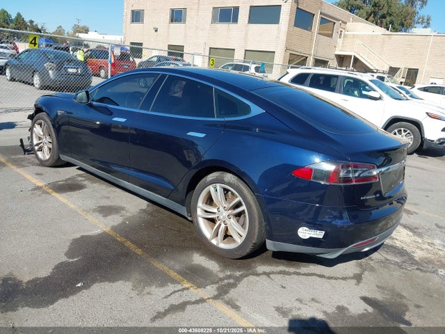 2015 TESLA MODEL S 5YJSA1H1XFFP72590 Photo 2