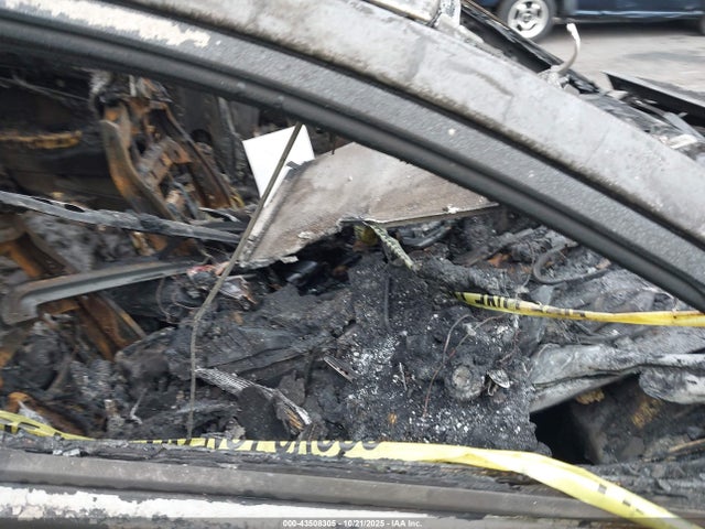 2011 HYUNDAI SONATA 5NPEC4AC2BH123107 Photo 4