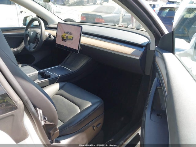 2023 TESLA MODEL Y 7SAYGDEE9PA070716 Photo 4