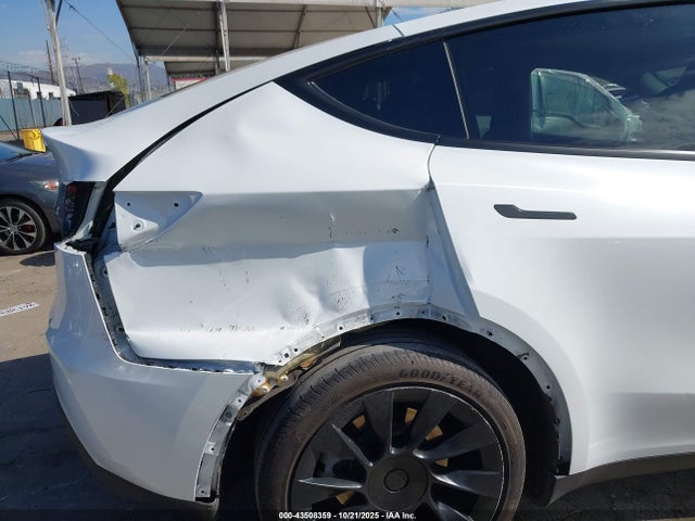 2023 TESLA MODEL Y 7SAYGDEE9PA070716 Photo 5