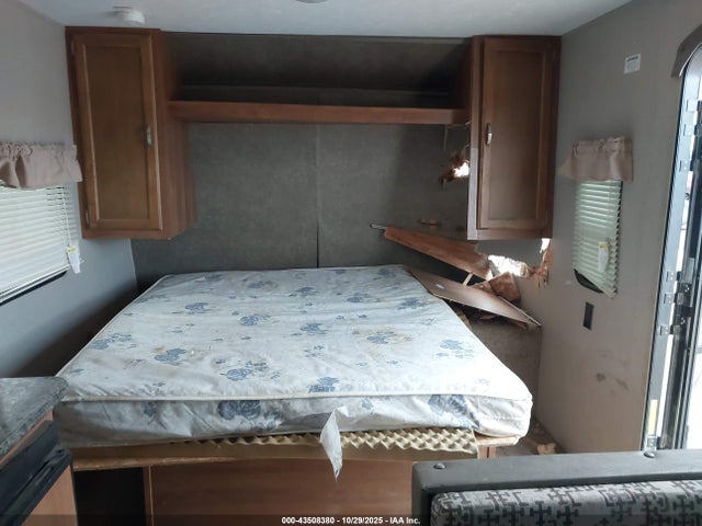 Keystone Summerland Mini Seri 2017 4YDT17015HW153796 Image 13