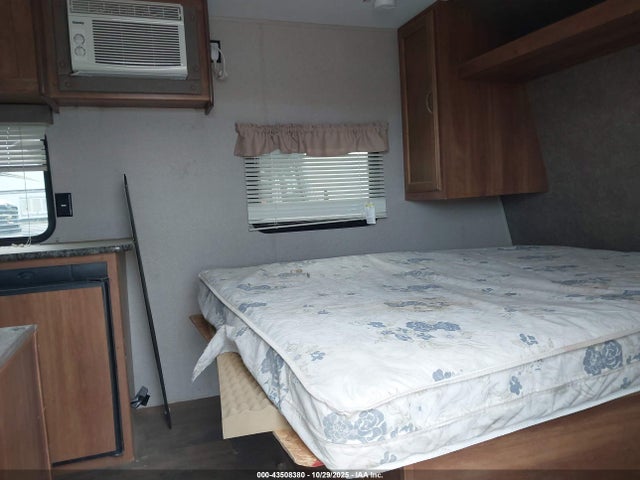Keystone Summerland Mini Seri 2017 4YDT17015HW153796 Image 5